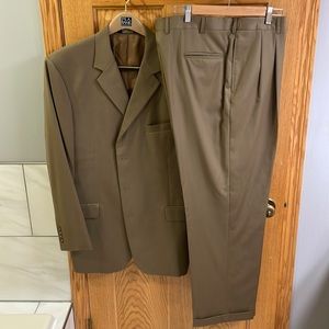 Jos A. Bank 2 piece suit.